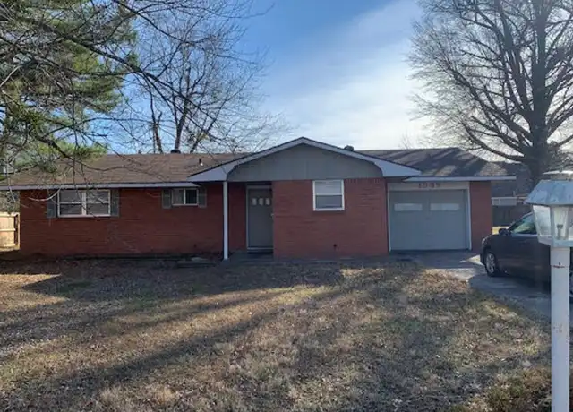 Property at 1039 W Bel Air Dr, Fayetteville, AR, 72703, 3 beds, 1.5 baths, [object Object]