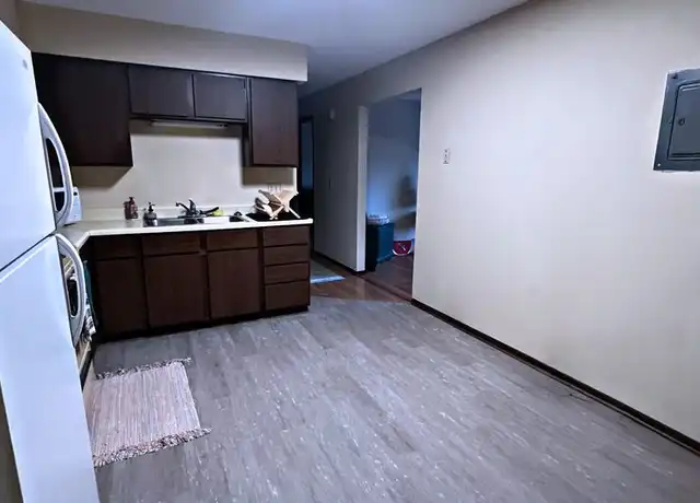 Property at 1132 Imperial Cir, Eau Claire, WI, 54701, 2 beds, 1 bath, [object Object]