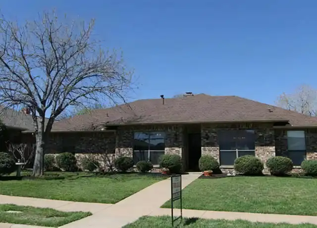 Property at 1519 Silverleaf Dr, Carrollton, TX, 75007, 3 beds, 2 baths, [object Object]