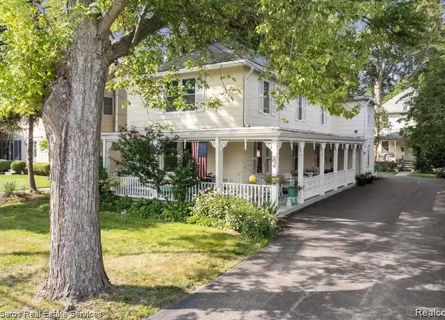 Property at 84 Vernier Rd, Grosse Pointe Woods, MI, 48236, 2 beds, 1 bath, [object Object]