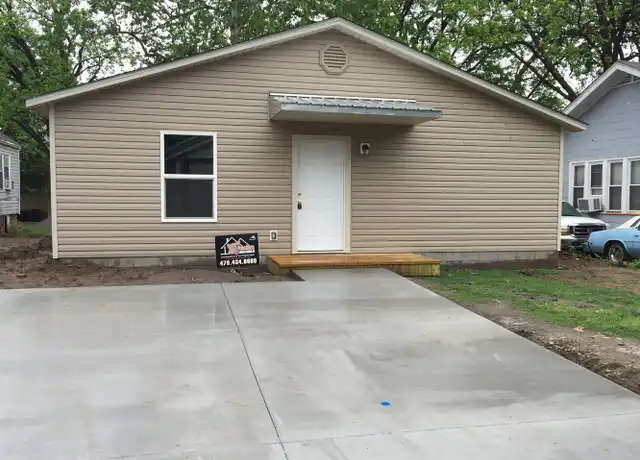 Property at 2905 Tilles Ave, Fort Smith, AR, 72901, 3 beds, 2 baths, [object Object]