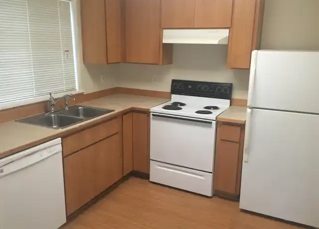 Property at 270 S 41st Pl #5, Springfield, OR, 97478, 3 beds, 1.5 baths, [object Object]