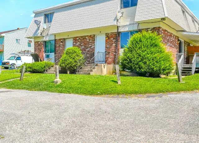 Property at 387 Bucks Hill Rd Unit D, Waterbury, CT, 06704, 2 beds, 1.5 baths, [object Object]