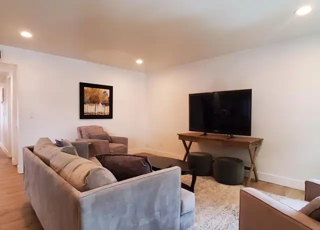 Property at 1233 W 11th St, Tempe, AZ, 85281, 4 beds, 2 baths, [object Object]