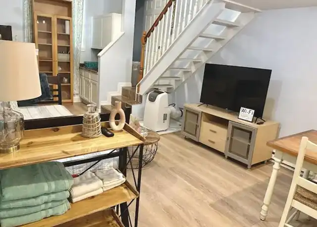Property at 4900 Jeanne St, Virginia Beach, VA, 23462, 1 bed, 1 bath, [object Object]