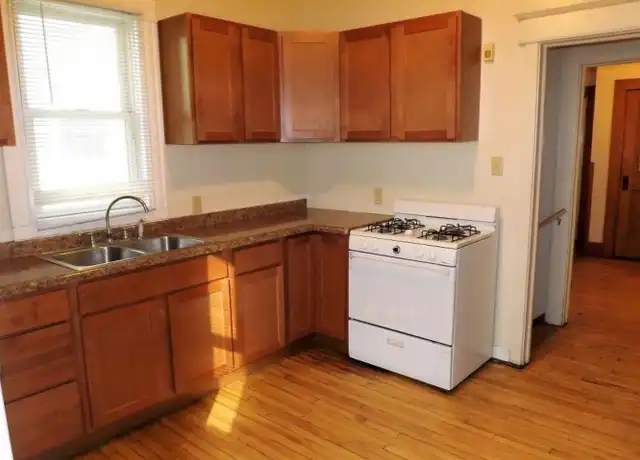 Property at 1122 8th St SE, Minneapolis, MN, 55414, 6 beds, 2.5 baths, [object Object]