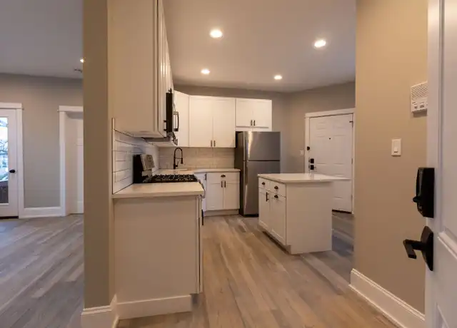 Property at 3553 N Hamlin Ave Unit 2C, Chicago, IL, 60618, 1 bed, 1 bath, [object Object]