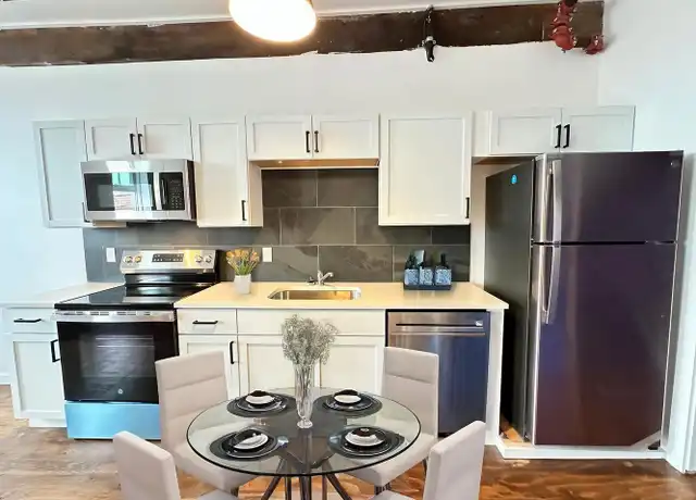Property at 144 High St Apt 2, Holyoke, MA, 01040, 1 bed, 1 bath, [object Object]