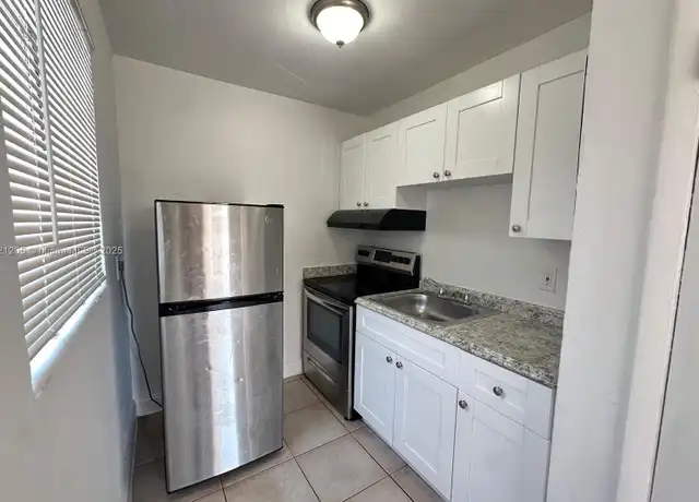Property at 405 NW 5th St Unit 1, Pompano Beach, FL, 33060, 2 beds, 1 bath, [object Object]