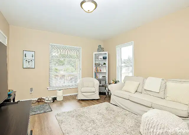 Property at 521 Burbank Ave Unit 1, Woodstock, IL, 60098, 2 beds, 1 bath, [object Object]