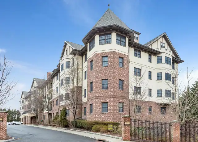 Property at Scarsdale Commons - 70 Garth Rd, Scarsdale, NY, 10583, 2 beds, 2 baths, [object Object]