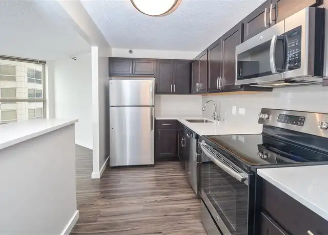 Property at 555 W Madison St Unit 2-1302, Chicago, IL, 60661, 1 bed, 1 bath, [object Object]