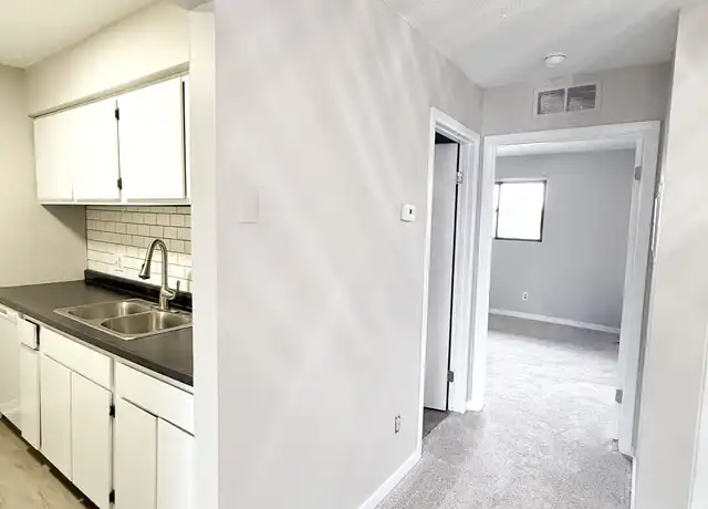 Property at 5534 W Michigan Ave, Kalamazoo, MI, 49009, 1 bed, 1 bath, [object Object]