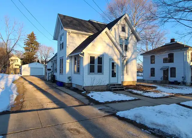 Property at 417 Origen St, Burlington, WI, 53105, 1 bed, 1 bath, [object Object]
