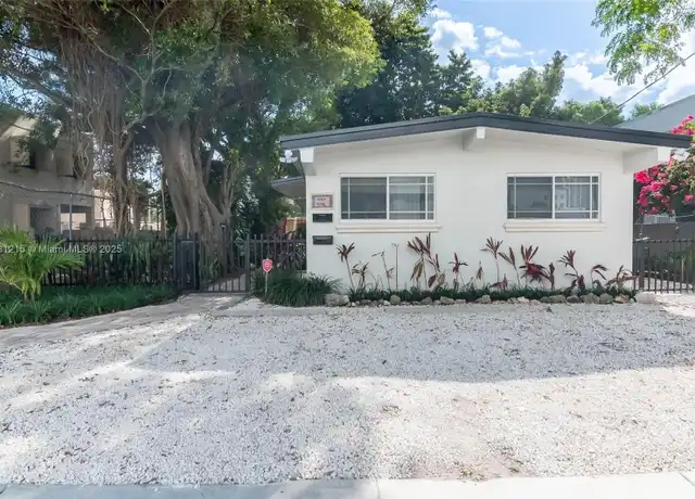 Property at 3760 Day Ave Unit 3762, Miami, FL, 33133, 2 beds, 1 bath, [object Object]