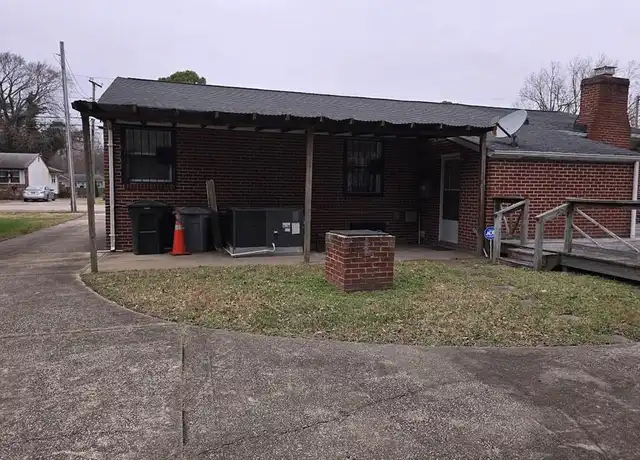 Property at 910 Old Buckroe Rd, Hampton, VA, 23663, 3 beds, 1 bath, [object Object]