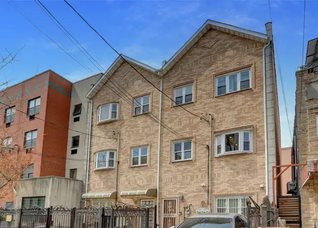 Property at 712 Snediker Ave Unit 3, Brooklyn, NY, 11207, 3 beds, 2 baths, [object Object]