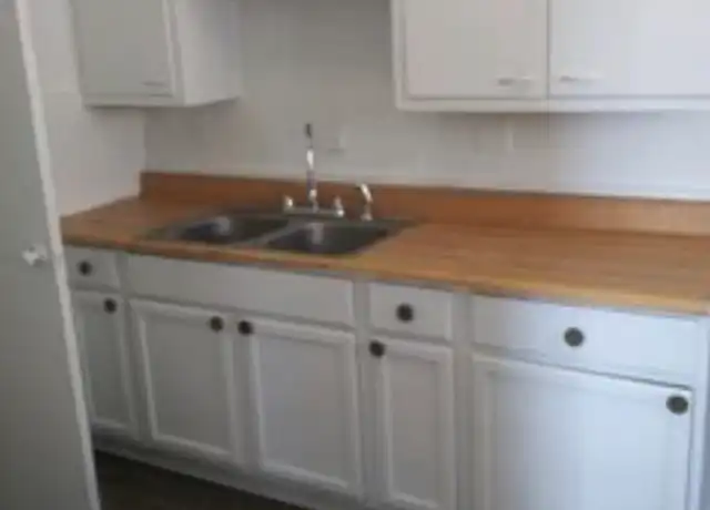Property at 1024 W 5th St Unit 1, Marion, IN, 46953, 3 beds, 1 bath, [object Object]