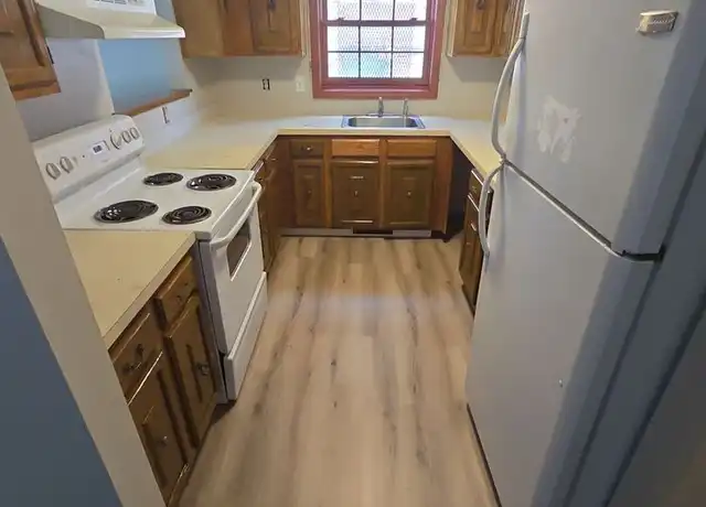 Property at S0018 - 90 Edwards - 90 Edwards St, Hartford, CT, 06120, 2 beds, 1 bath, [object Object]