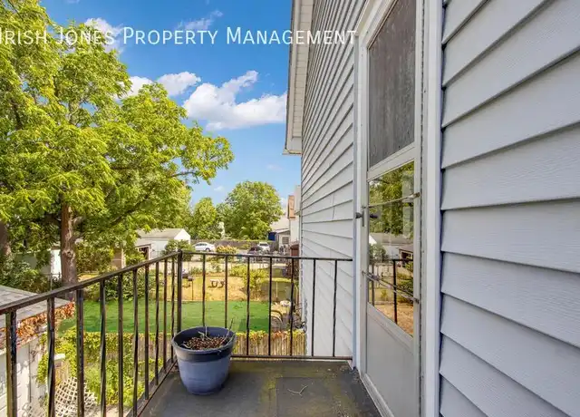 Property at 104 Grote St Unit Upper Rear, Buffalo, NY, 14207, 2 beds, 1 bath, [object Object]