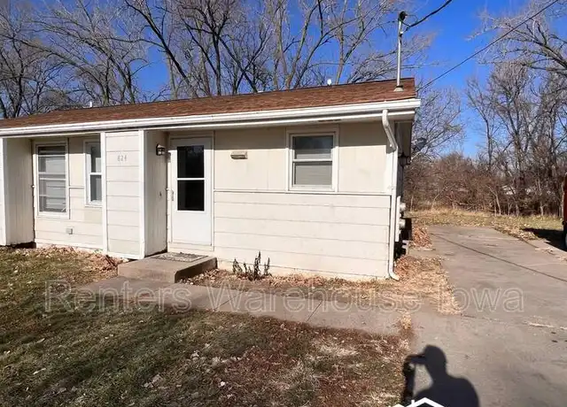 Property at 824 Hartford Ave, Des Moines, IA, 50315, 2 beds, 1 bath, [object Object]