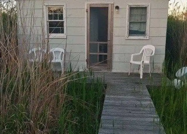Property at 33 Sextant Walk, Bay Shore, NY, 11706, 0 beds, 1 bath, [object Object]