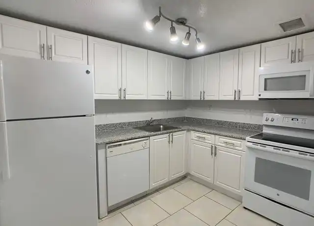 Property at 9357 SW 77th Ave Unit 25-246, Miami, FL, 33156, 1 bed, 1 bath, [object Object]
