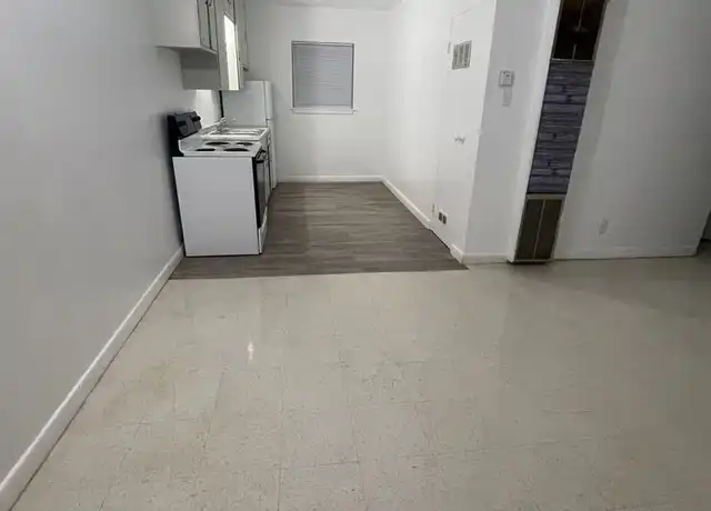 Property at 700 E Park St Unit 7, Hobbs, NM, 88240, 1 bed, 1 bath, [object Object]