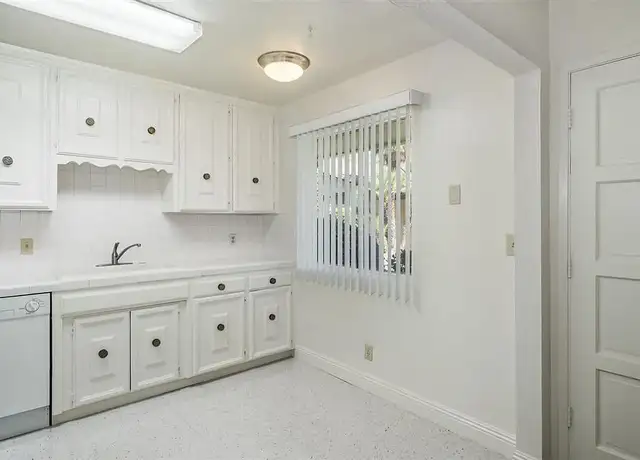 Photo of 4888 N Glenn Ave, Fresno, CA 93704