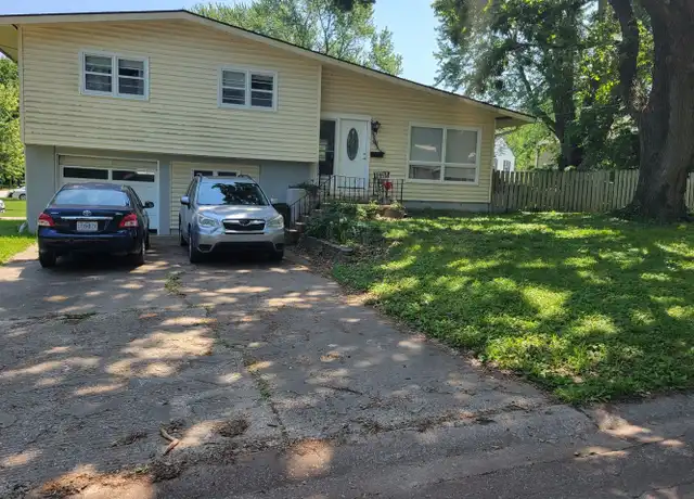 Property at 301 10th St, Warrensburg, MO, 64093, 3 beds, 1.5 baths, [object Object]