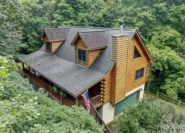 Property at 306 Henry Dingus Way, Maggie Valley, NC, 28751, 3 beds, 4 baths, [object Object]