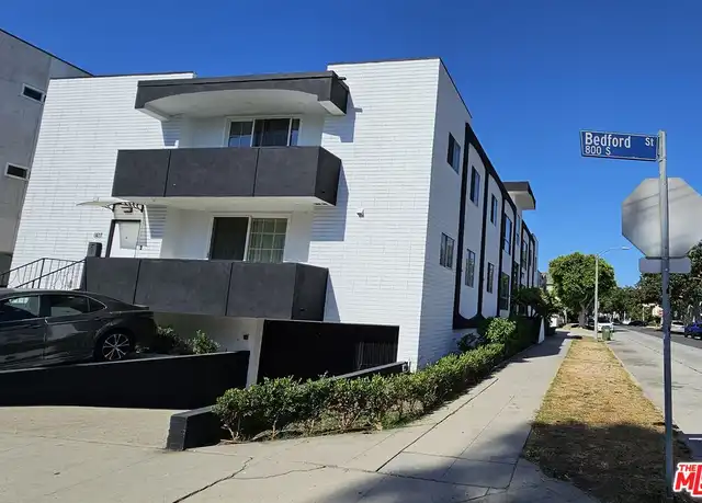 Property at 8668 Gregory Way, Los Angeles, CA, 90035, 2 beds, 2.5 baths, [object Object]