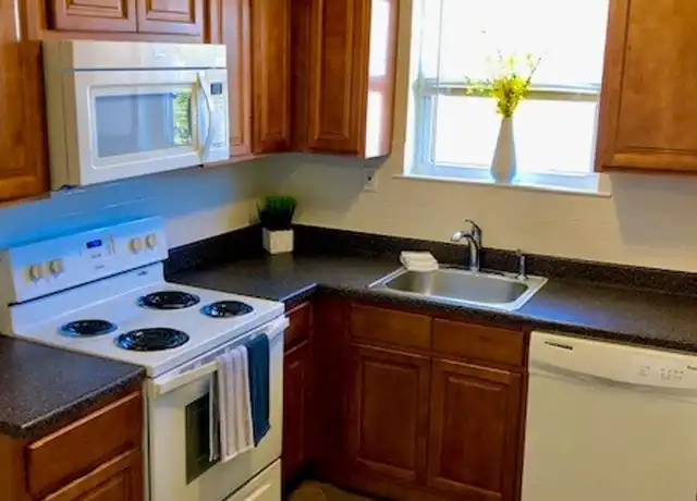 Property at 201-203 W Chester Pike #11, Ridley Park, PA, 19078, 2 beds, 1 bath, [object Object]