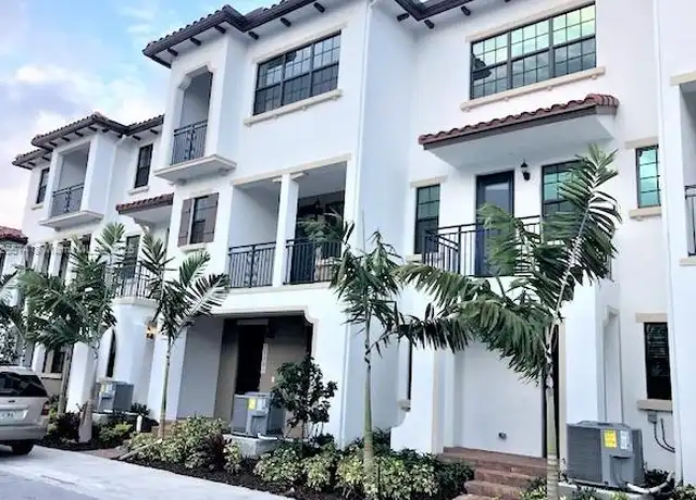 Property at 11717 SW 13th Ct Unit 11717, Pembroke Pines, FL, 33025, 4 beds, 4 baths, [object Object]