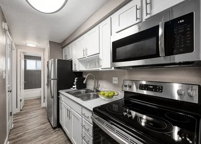Photo of 6651 S Vine St, Littleton, CO 80121