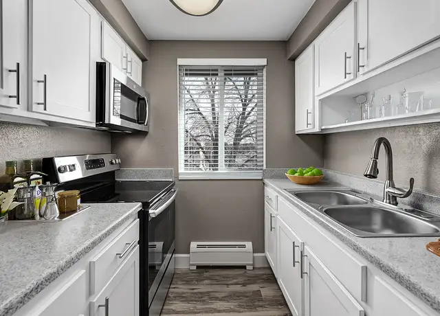 Photo of 6651 S Vine St, Littleton, CO 80121