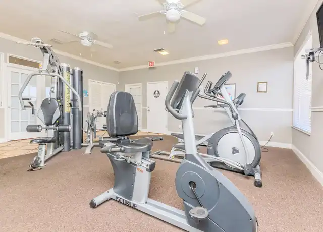 Property at 4102 Oak Knoll Ct Unit 01 192, Tampa, FL, 33610, 2 beds, 1 bath, [object Object]