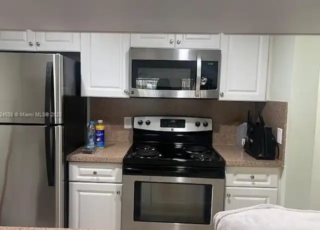 Property at 8160 Geneva Ct, Doral, FL, 33166, 1 bed, 1 bath, [object Object]
