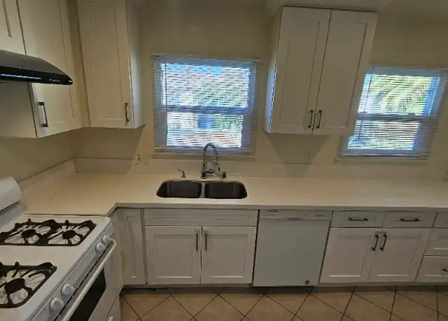 Property at 7240 Woodman Ave Unit 7, Van Nuys, CA, 91405, 2 beds, 1 bath, [object Object]