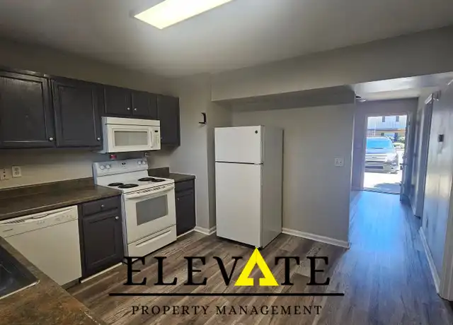 Property at Strawberry Commons-Schedule a showing today! - 1418 Burgess Dr, Dalton, GA, 30721, 2 beds, 1 bath, [object Object]