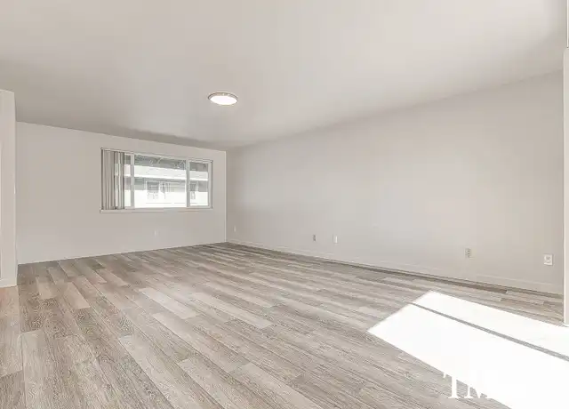 Property at 1914 E Mill Plain Blvd Unit 06, Vancouver, WA, 98661, 2 beds, 1 bath, [object Object]