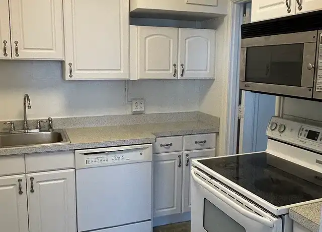 Property at Tramore Castle - 4525 Lindell Blvd, Saint Louis, MO, 63108, 3 beds, 2 baths, [object Object]