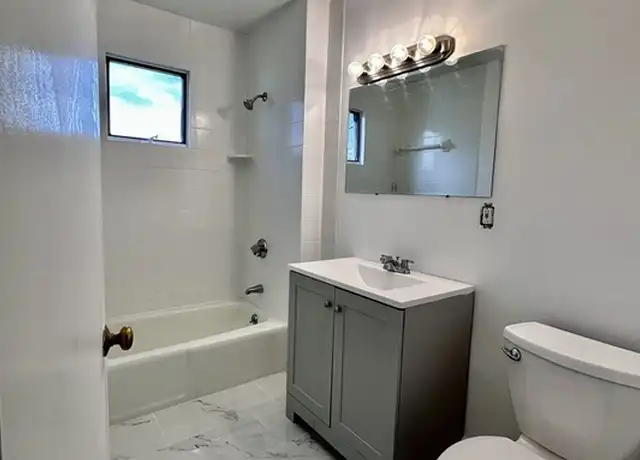 Property at 90 Brook Rd Unit 1R, Quincy, MA, 02169, 1 bed, 1 bath, [object Object]