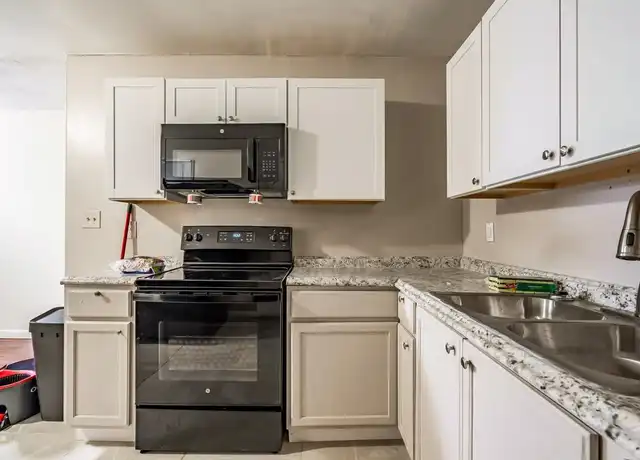Property at 6052 Pineside Dr, Atlanta, GA, 30349, 1 bed, 1 bath, [object Object]