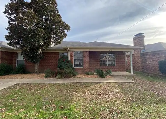 Property at 3241 Lexington Dr, Tyler, TX, 75701, 2 beds, 2 baths, [object Object]