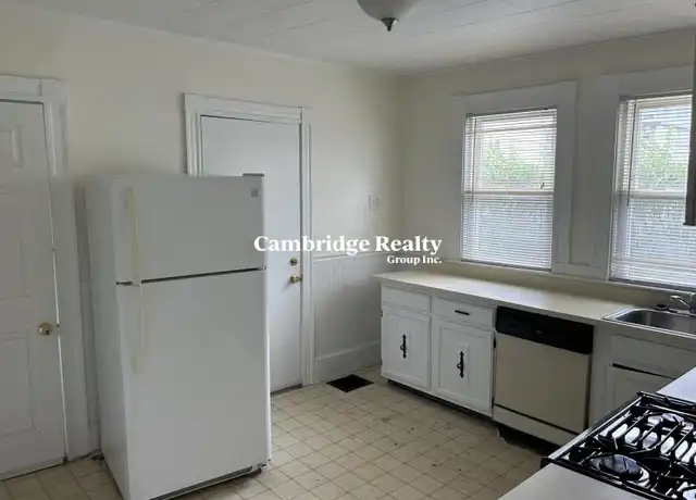 Property at 27R Albion St, Somerville, MA, 02143, 4 beds, 1 bath, [object Object]
