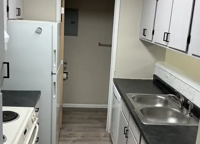 Property at 3119 W Willow Knolls Dr Unit 39B, Peoria, IL, 61614, 2 beds, 1.5 baths, [object Object]