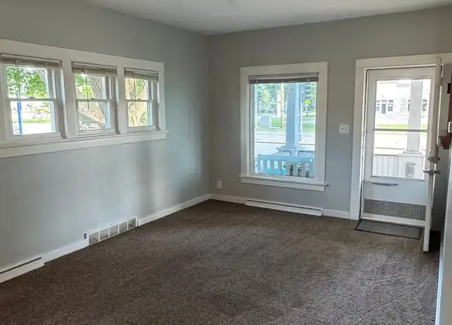 Property at 1231 W College Ave, Appleton, WI, 54914, 2 beds, 1 bath, [object Object]