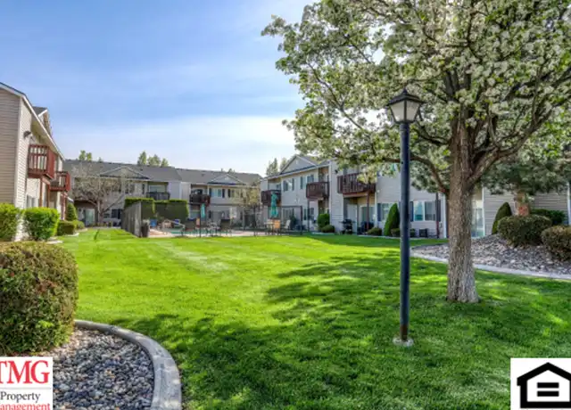 Property at Aaron Ridge Apartments in Richland, WA with 1 or 2 Bedrooms, Pool, Fitness Center, A/C & More! - 900 Aaron Dr, Richland, WA, 99352, 1-2 bed, 1-2 bath, [object Object]