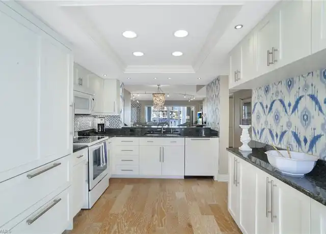 Property at 355 Park Shore Dr Unit 1-114, Naples, FL, 34103, 2 beds, 2 baths, [object Object]
